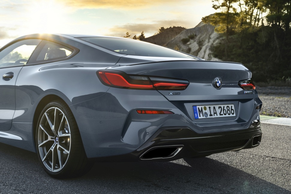 BMW 8 Series technical specifications and fuel economy